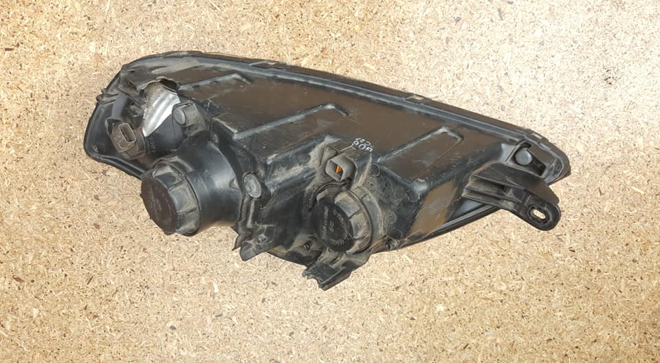 FARO DELANTERO DERECHO HYUNDAI TIBURON 2002 AL 2006